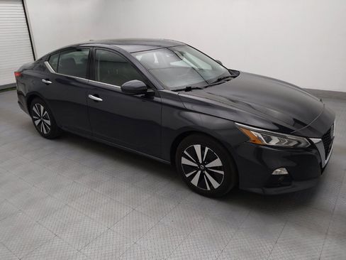 Used 2019 Nissan Altima 2.5 SL FWD image 11