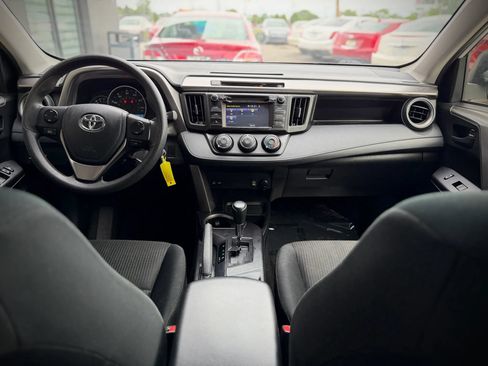 Used 2016 Toyota RAV4 LE FWD image 7