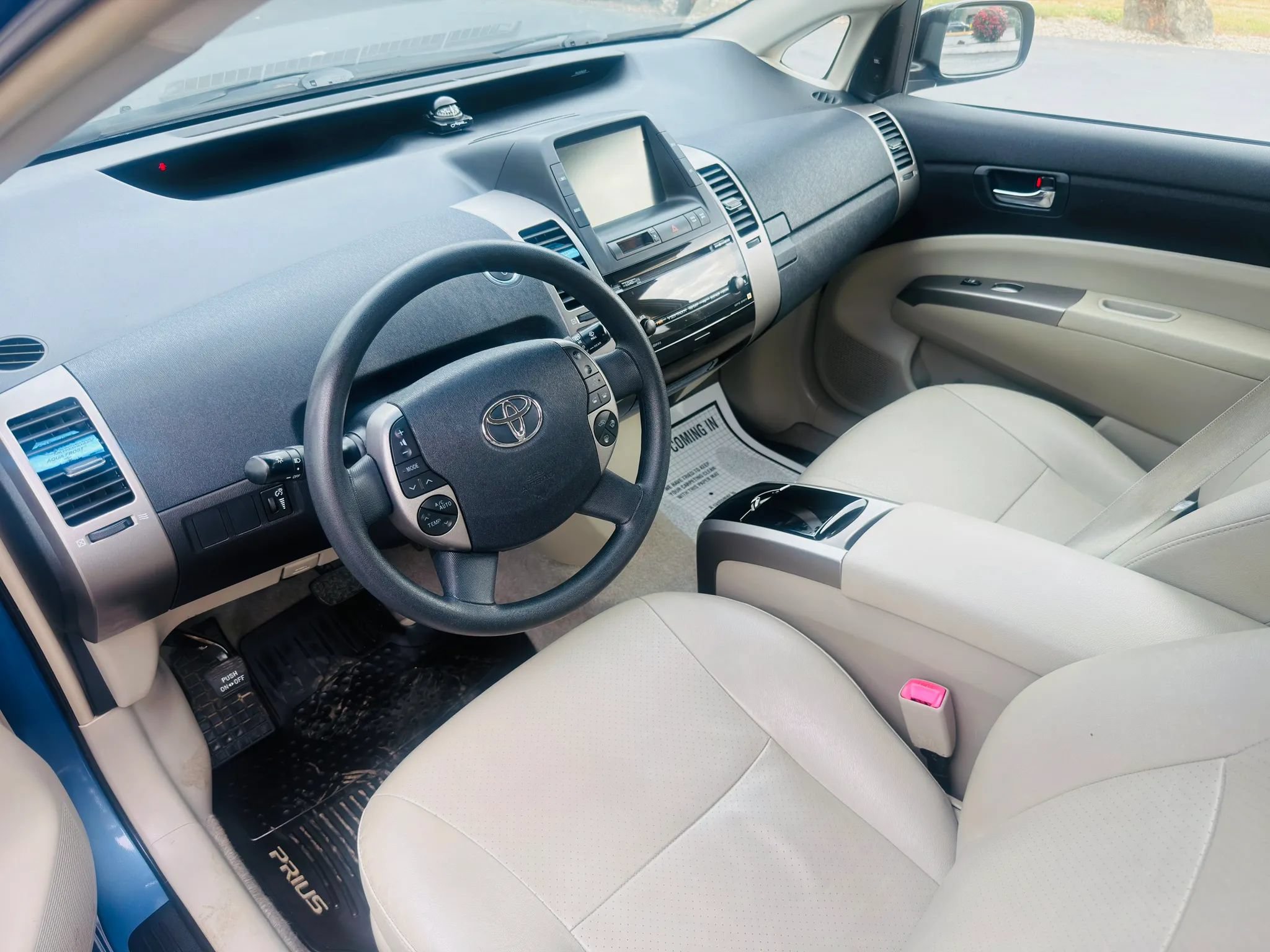 Used 2007 Toyota Prius Touring FWD image 9