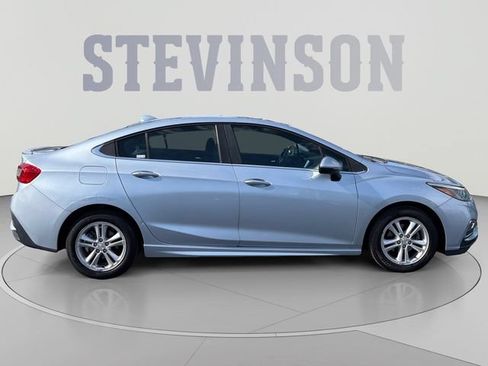 Used 2017 Chevrolet Cruze LT w/ Sun And Sound Package FWD image 6