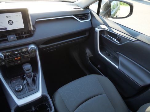 Certified 2025 Toyota RAV4 XLE AWD/4WD image 12