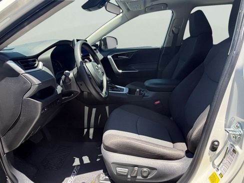 Used 2024 Toyota RAV4 XLE w/ Convenience Package FWD image 13