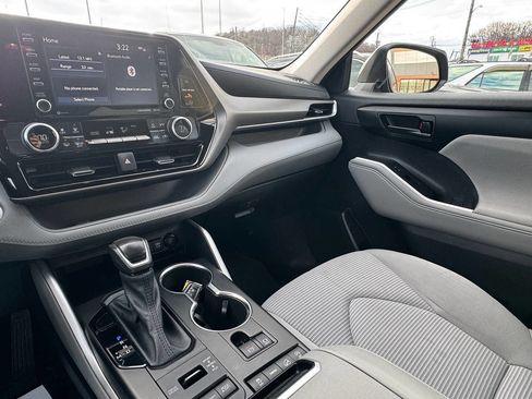 Used 2021 Toyota Highlander LE image 20