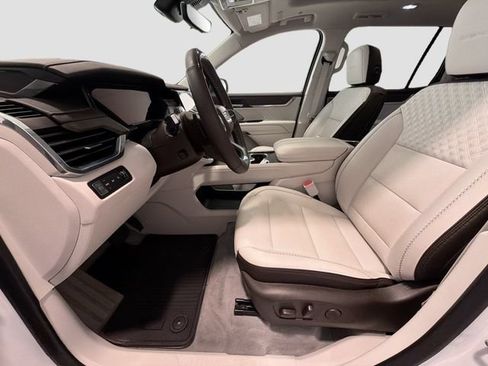 Used 2025 GMC Acadia Denali w/ Super Cruise Package AWD/4WD image 20