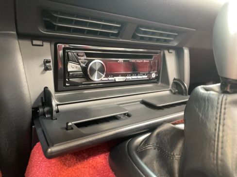 Used 2001 Honda S2000 image 25