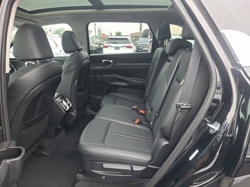 Used 2024 Kia Sorento S w/ Panoramic Sunroof Package AWD/4WD image 10