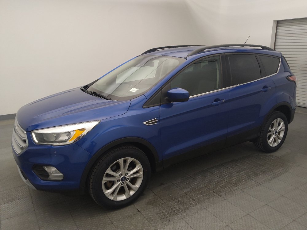 Used 2018 Ford Escape SE w/ Ford Safe & Smart Package FWD image 2