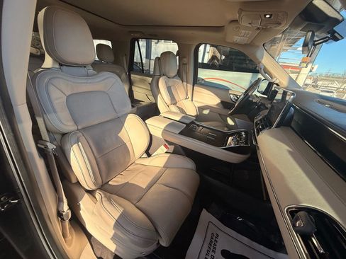 Used 2018 Lincoln Navigator L Reserve w/ Technology Package image 28