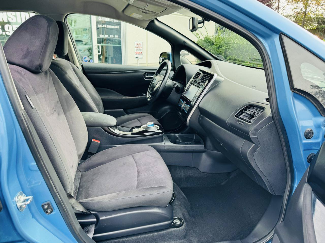 Used 2013 Nissan Leaf SV w/ Protection Pkg FWD image 22