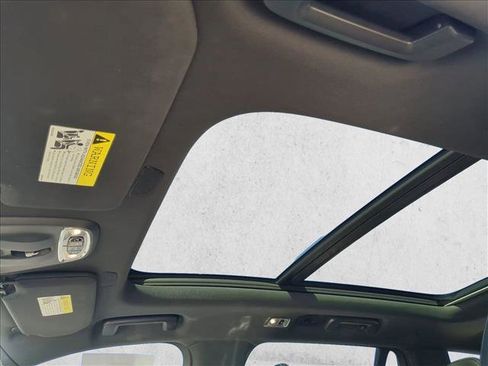 Used 2018 Volvo XC90 T5 R-Design w/ Convenience Package image 16