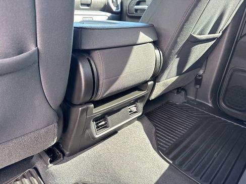 Used 2023 GMC Sierra 2500 SLE image 29