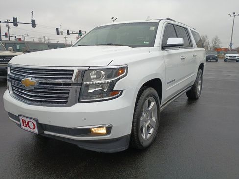 Used 2019 Chevrolet Suburban Premier image 3