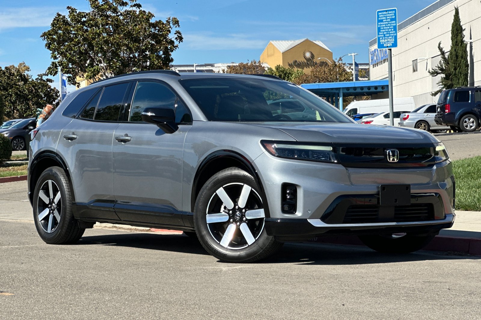 Used 2025 Honda Prologue Touring image 2