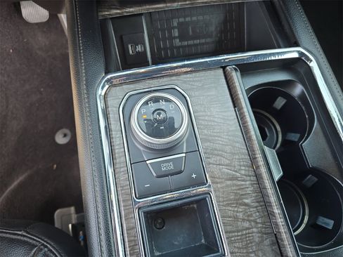 Used 2021 Ford Expedition Limited image 20