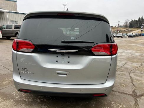 New 2026 Chrysler Voyager LX image 4