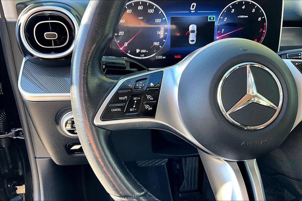 Used 2022 Mercedes-Benz C 300 Sedan image 24