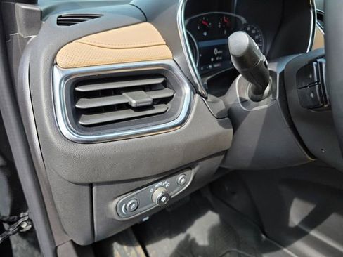Used 2024 Chevrolet Equinox Premier AWD/4WD image 16