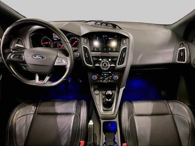 Used 2018 Ford Focus ST w/ Equipment Group 402A FWD image 14