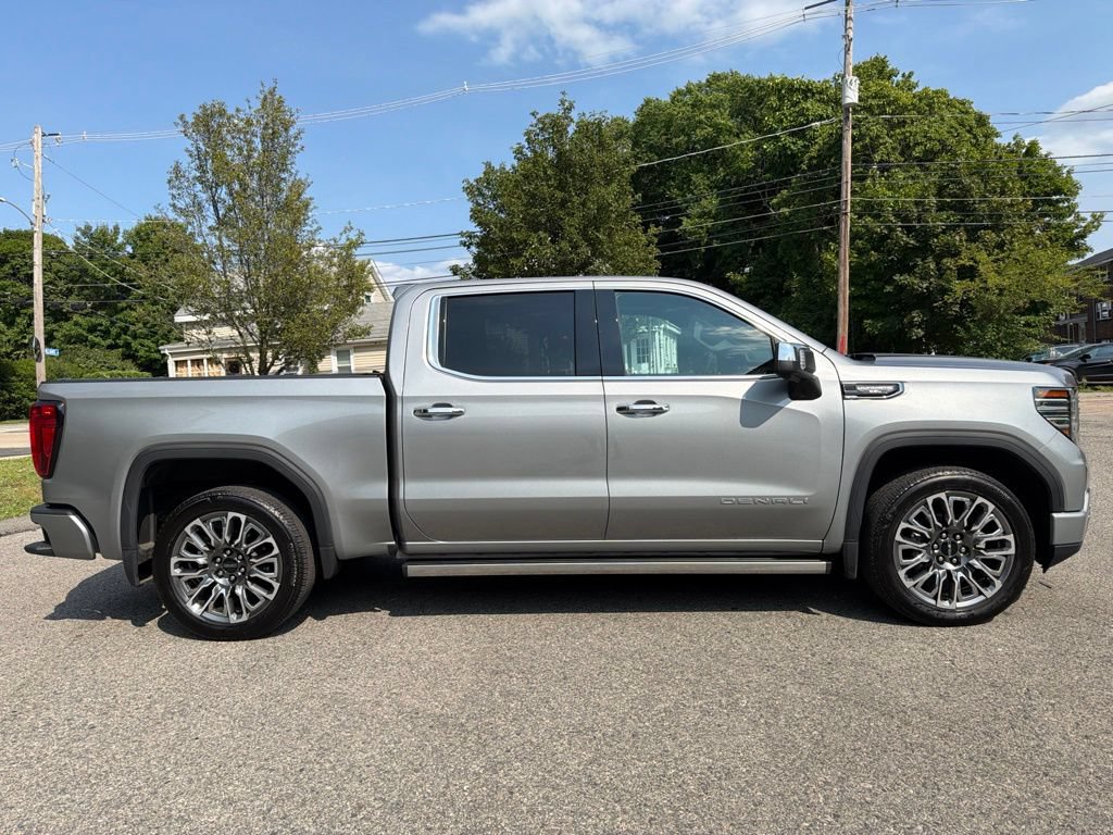 Used 2025 GMC Sierra 1500 Denali Ultimate AWD/4WD image 8