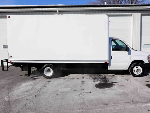 Used 2024 Ford E-350 and Econoline 350 Super Duty w/ Power Windows & Locks Group image 2