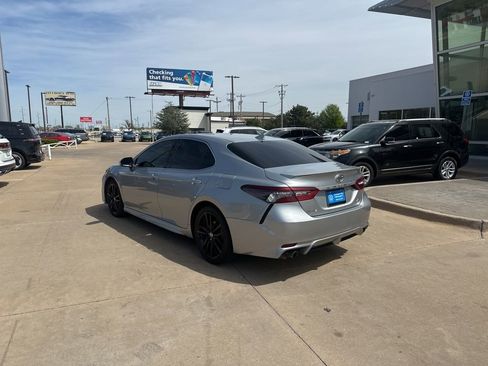 Used 2022 Toyota Camry XSE FWD image 5