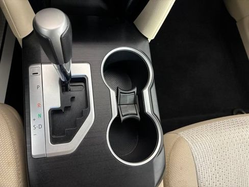 Used 2012 Toyota Camry LE FWD image 16