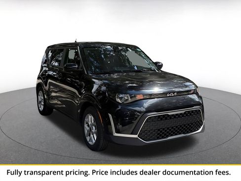 Used 2025 Kia Soul LX w/ LX Technology Package FWD image 1