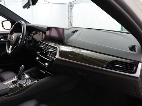 Used 2019 BMW 530i w/ Convenience Package RWD image 30