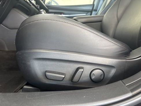 Used 2024 MAZDA MAZDA3 s image 22