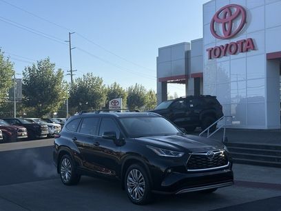Certified 2022 Toyota Highlander Platinum