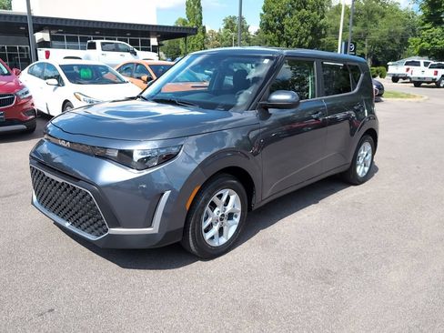 Used 2023 Kia Soul LX w/ Option Group 015 FWD image 22
