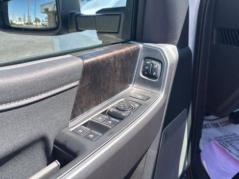 New 2026 Ford F250 Lariat w/ Chrome Package image 16