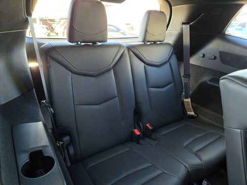 New 2025 Cadillac XT6 Luxury image 30