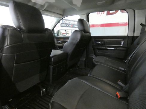 Used 2017 RAM 1500 Laramie w/ Convenience Group AWD/4WD image 24