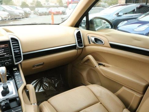 Used 2012 Porsche Cayenne image 16