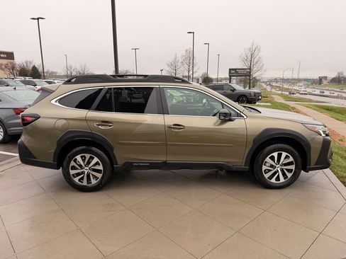 Used 2025 Subaru Outback Premium w/ Popular Package #1A image 6