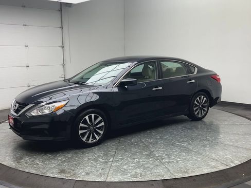 Used 2017 Nissan Altima 2.5 SV image 29