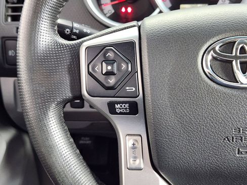 Used 2015 Toyota Tacoma 4x4 Double Cab w/ TRD Off-Road Package image 18