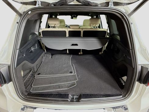 Used 2024 Mercedes-Benz GLB 250 4MATIC image 25