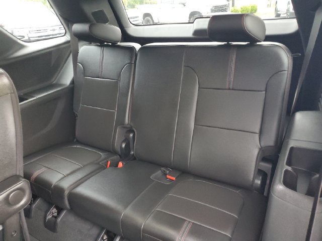 Used 2023 Chevrolet Traverse RS FWD image 14