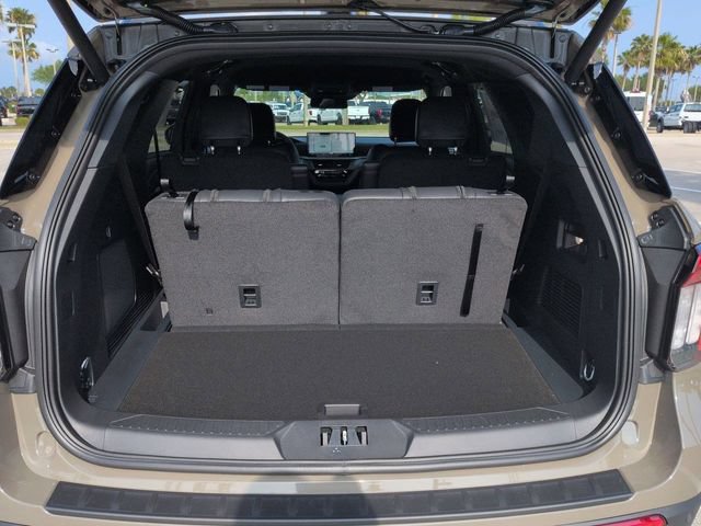 New 2026 Ford Explorer ST-Line w/ ST-Line Street Pack RWD image 13