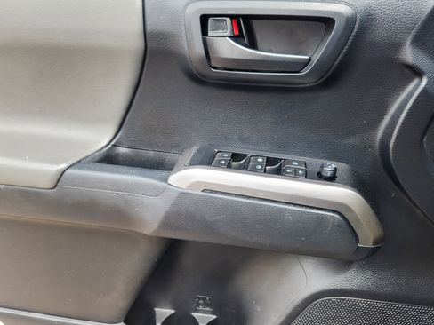 Used 2019 Toyota Tacoma SR5 image 20