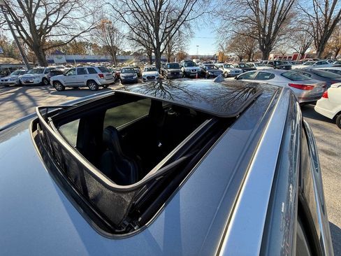 Used 2016 Volvo XC60 T6 R-Design Platinum w/ Climate Package image 12