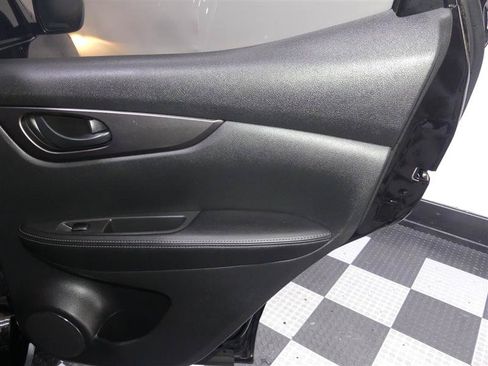 Used 2019 Nissan Rogue Sport S AWD/4WD image 26