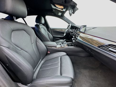 Used 2018 BMW 530e image 20