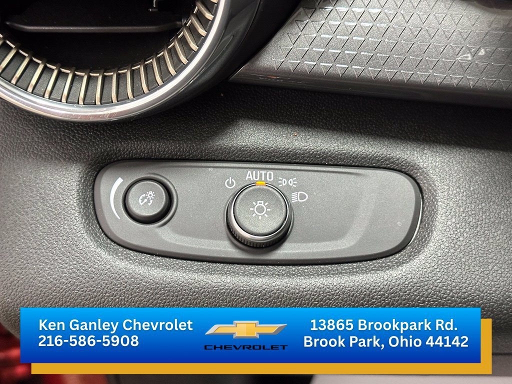 Certified 2024 Chevrolet Trax ACTIV w/ Driver Confidence Package FWD image 11