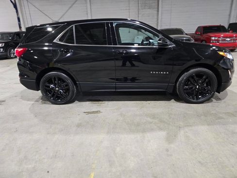 Used 2020 Chevrolet Equinox LT w/ Midnight Edition image 18