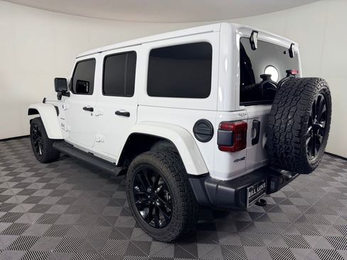 Used 2021 Jeep Wrangler Unlimited Sahara AWD/4WD image 9