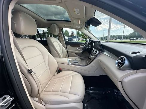 Used 2022 Mercedes-Benz GLC 300 4MATIC image 29