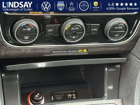 Used 2018 Volkswagen Passat 2.0T SEL Premium image 13